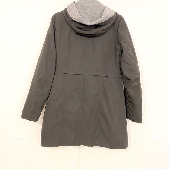 Marc New York: Andrew Marc Black with grey hood Winter Coat size medium - Picture 2 of 3